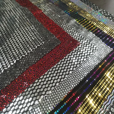 반짝이는 금 스팽글 직물